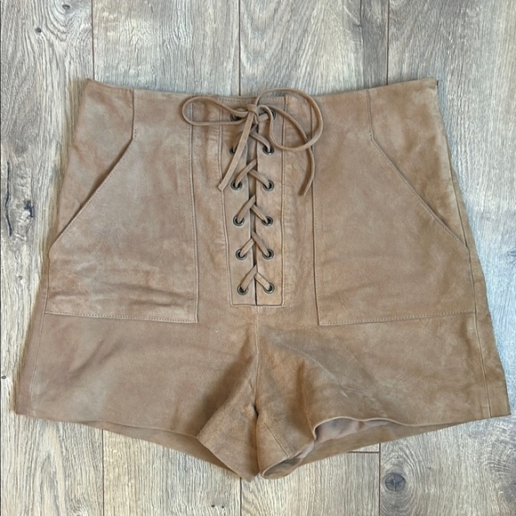 Fifth & Mode Camel Suede Lace-Up Shorts | Intermix | Size 6 - Picture 3 of 8